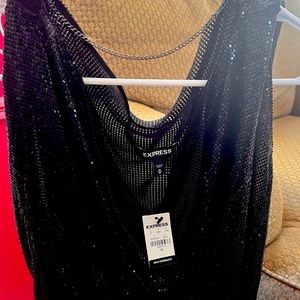 Express 
Size medium 
Color black 
128.00